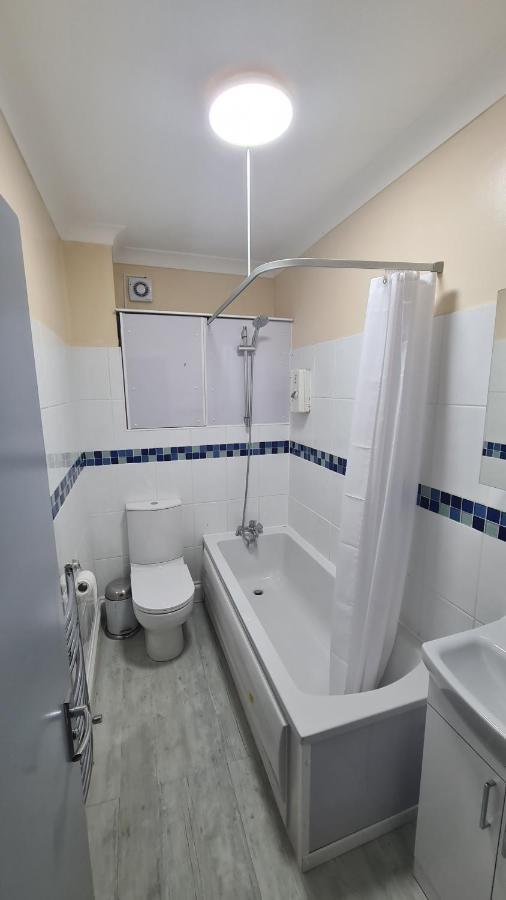 Entire 2 Bedroom Home/Flat In London, Central Line Exterior foto